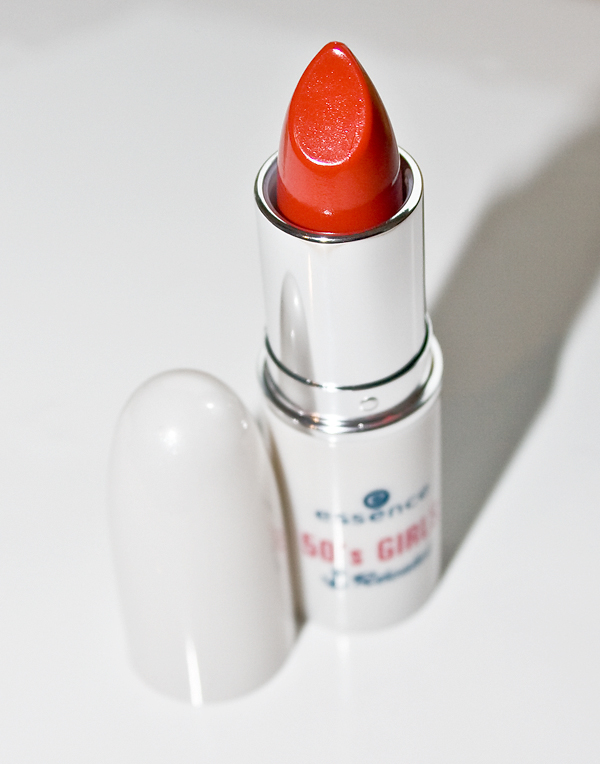 essence-lippenstift-back-to-the-50s-farbe
