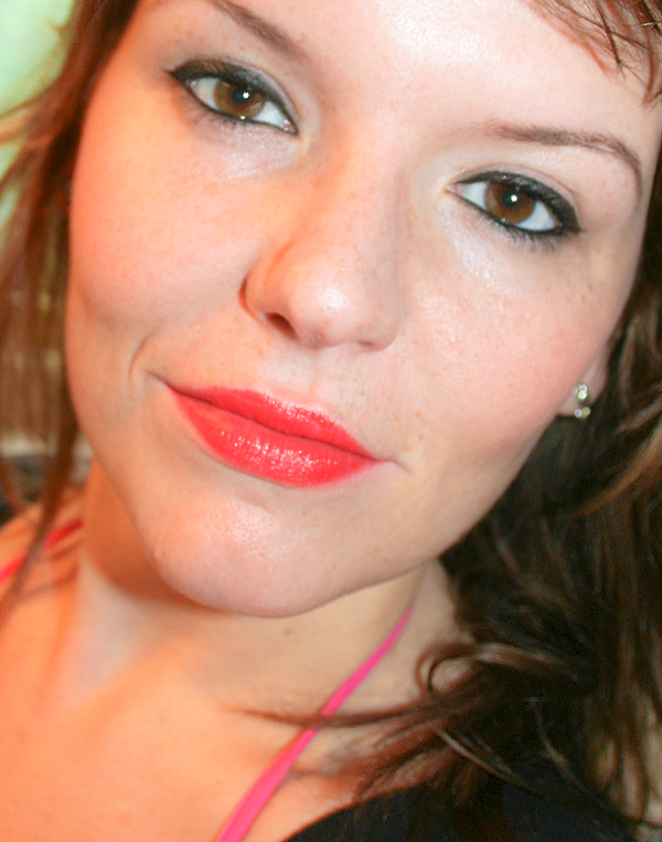 essence-lippenstift-back-to-the-50s-tragefoto